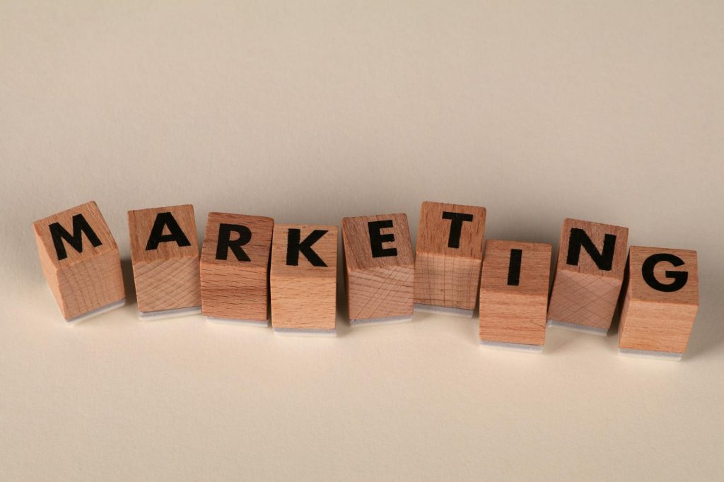 marketing advertising 7SM6lt