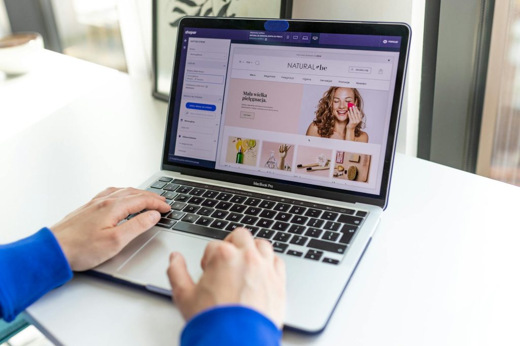 website design laptop VLpcwj