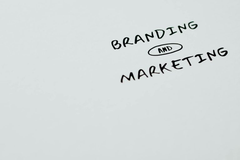 marketing advertising OhlmYb