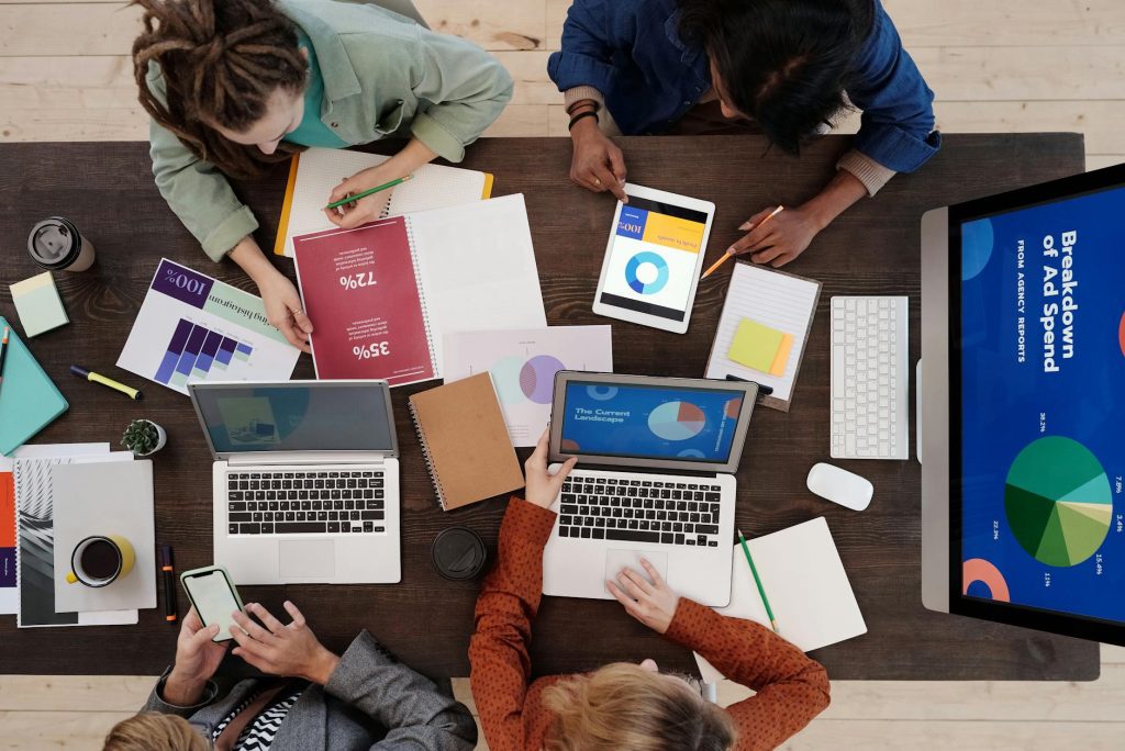 marketing advertising SQVe3N