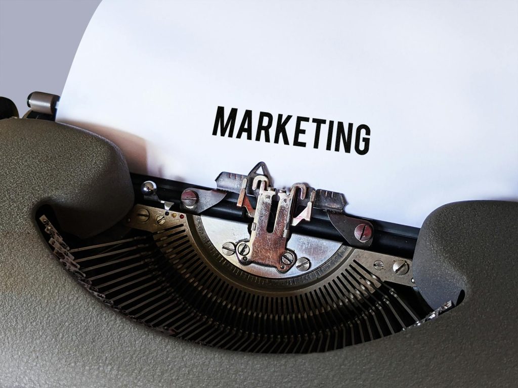 marketing advertising YY3Xft