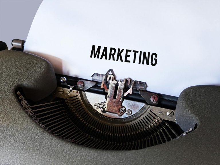 marketing advertising YY3Xft