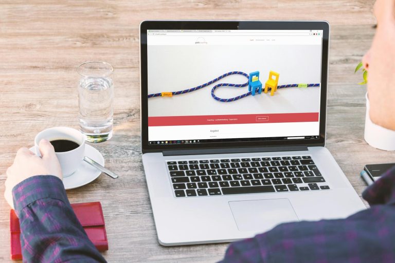 website design laptop uCXBWX