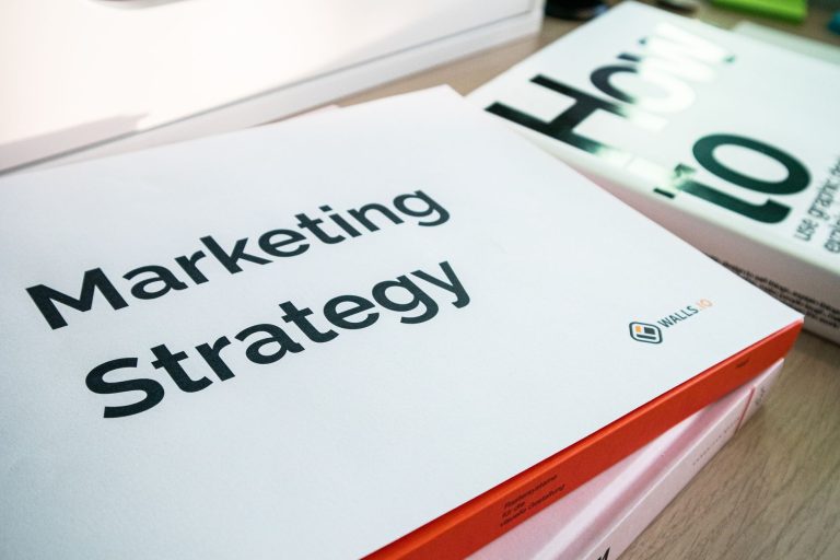 marketing advertising AIPuWj