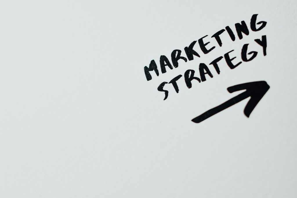marketing advertising eMGf1K