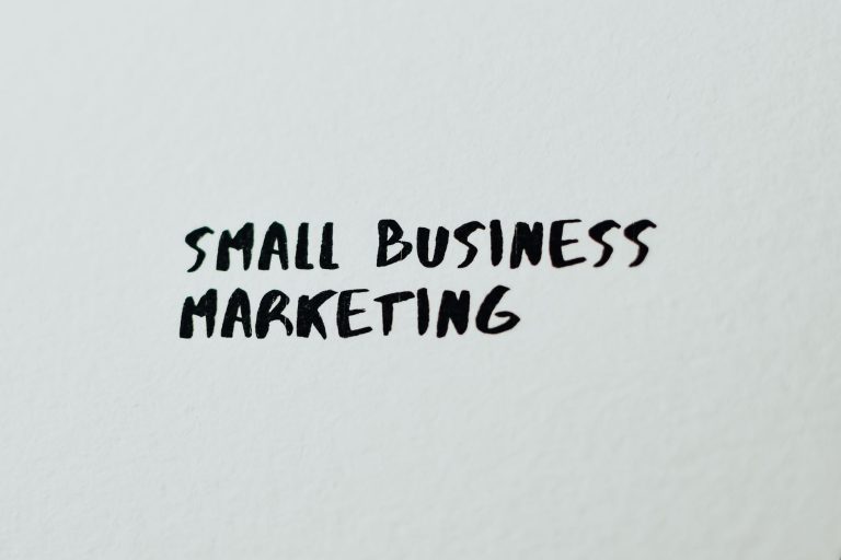 marketing advertising 0fGGUu